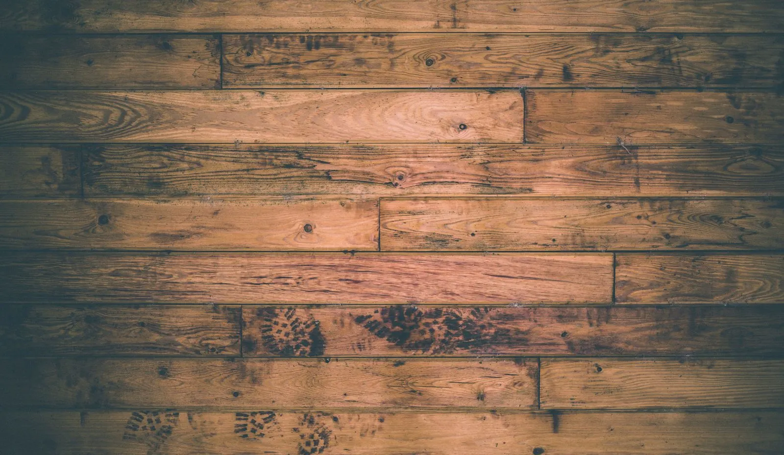 Pavimento in parquet di legno posato